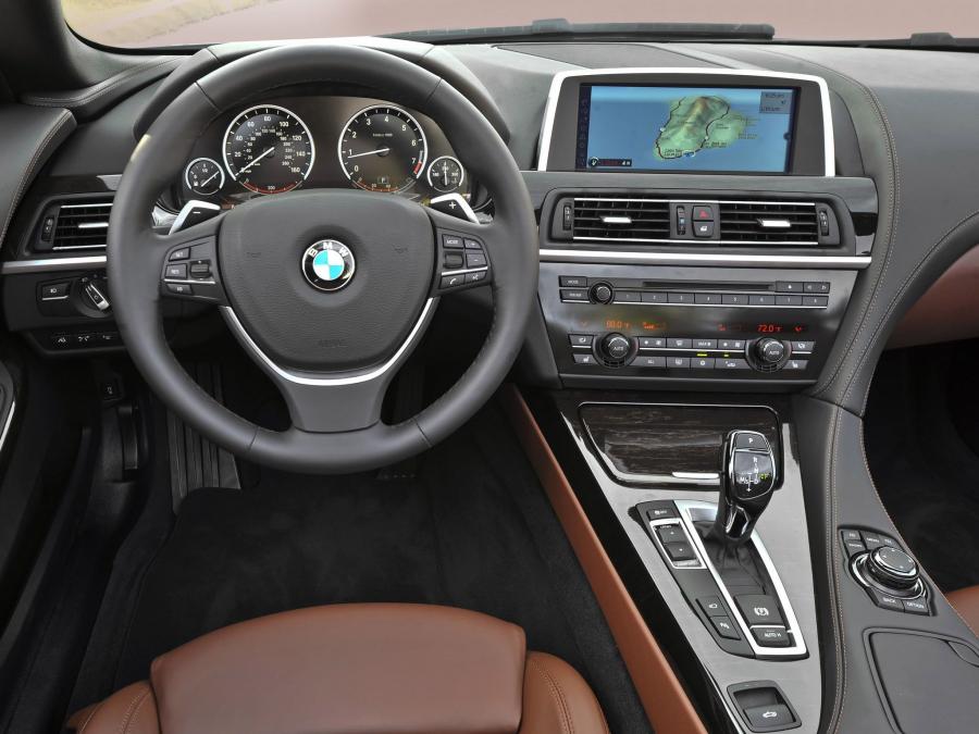  BMW 650i Convertible 2011 года  (US) (фото 18 из 20)